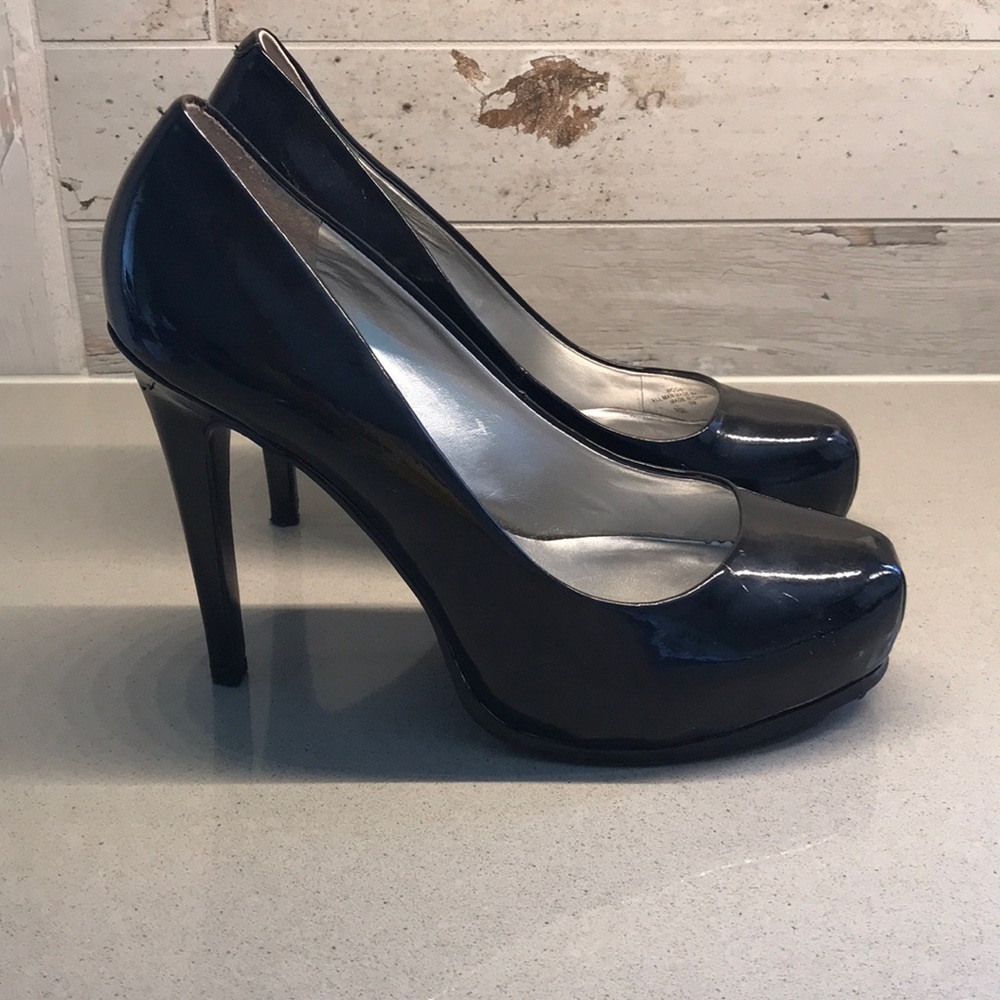 Guess women’s size 9 black heels